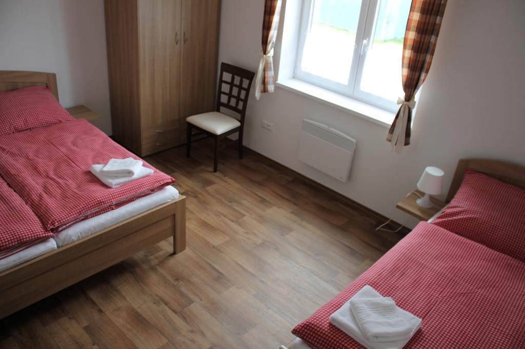 Penzion U Sklepu Hotell Hovorany Eksteriør bilde